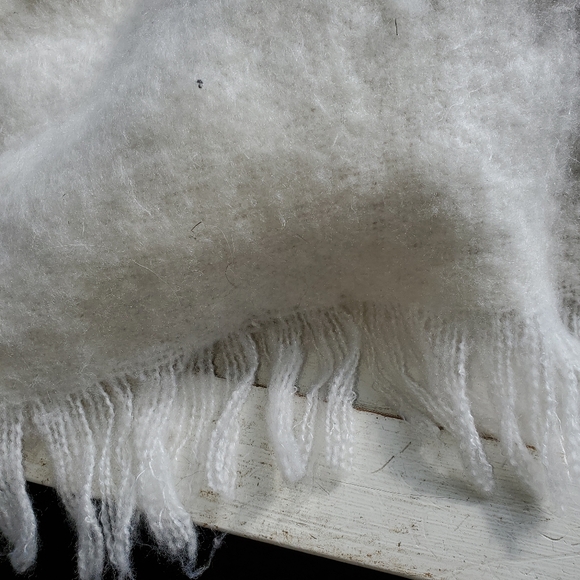 542- LC Lauren Conrad Long fringed scarf soft warm worn oblong 80x18 pink cream - Picture 4 of 6